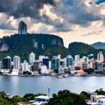 Vista panorámica del centro de convenciones en Río de Janeiro con ambiente tecnológico