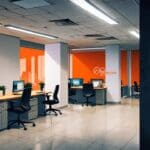 Oficinas modernas de una startup tecnológica en una ciudad sudamericana, ambiente corporativo y tecnológico.
