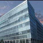 Edificio moderno en Bruselas representando el crecimiento del sector tecnológico europeo.