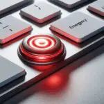 Un teclado de computadora con un botón de emergencia en color rojo rodeado de luz.