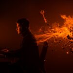 Visualización artística de la amenaza LD_PRELOAD robando claves privadas en validadores de Solana, destacando la seguridad informática en blockchain.