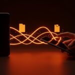 Founder usando Pixel 10 compartiendo archivos con iPhone mediante Android Quick Share y AirDrop, destacando interoperabilidad móvil para startups tech.