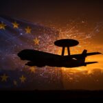 Avión AWACS europeo con símbolos de defensa tecnológica, reflejando la apuesta por la autonomía en defensa militar europea.