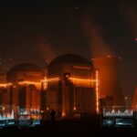 Primera central nuclear modular del Reino Unido en Gales simbolizando innovación energética y oportunidades para startups tecnológicas.