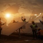 Ingenieros solares africanos trabajando en energía renovable impulsando innovación y startups de tecnología sustentable.