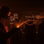 Imagen conceptual de spyware gubernamental y amenazas a la privacidad y seguridad en startups y activismo.