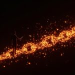 Ilustración conceptual de la Delete Act en California eliminando datos y protegiendo la privacidad digital en startups tecnológicas.