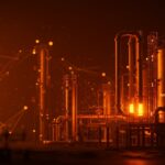 Innovadora planta industrial de Ammobia transformando la producción de amoníaco con tecnología limpia y eficiente, superando el proceso Haber-Bosch.