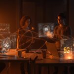 Startup founders colaborando con hologramas de IA y redes digitales representando el impacto del Europe Digital Networks Act en conectividad y telecomunicaciones.