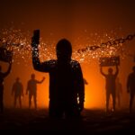 Manifestante digital con datos protegidos simbolizando la limitación de registros digitales bajo la Cuarta Enmienda y privacidad digital en startups tech.