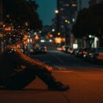 Ex-profesional tech en situación de calle en San Francisco, ilustrando lecciones de sostenibilidad, salud mental e impacto social para founders en el ecosistema startup.