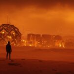 Visión futurista de colonización de Marte con emprendedor y desafíos tecnológicos y ecosistémicos en un paisaje marciano naranja y negro.