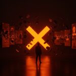 Elon Musk detiene cambios en monetización de creadores en X, reflejando críticas en la plataforma social y desafíos en revenue sharing.