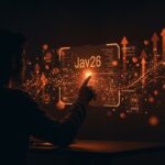 Desarrollador interactuando con interfaz holográfica sobre Java 26 destacando optimización JVM, concurrencia estructurada y HTTP/3 en contexto tecnológico.