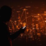 Cómo el gobierno rastrea tu ubicación mediante anuncios digitales usando RTB y datos de CBP e ICE, impacto en privacidad de startups tech.