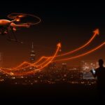 Dron de Zipline en vuelo sobre ciudad con gráficos digitales que simbolizan funding récord y expansión tecnológica en EE.UU.