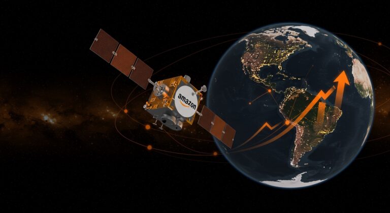 Visual de satélite de Amazon Globalstar expandiendo la red satelital LEO para mejorar la conectividad, destacando impacto en startups de LATAM y España.