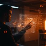 Fundador tecnológico usando código Clojure y Java, destacando la programación funcional y la velocidad en desarrollo SaaS empresarial.