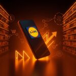 Modelo de negocio OMV de Lidl representado con smartphone y elementos digitales en paleta naranja y negro, ilustrando la expansión internacional en telefonía móvil low cost.