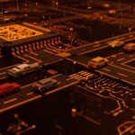 Simulación de tráfico urbano en videojuegos retro mostrada con sistemas tile-based y optimización para CPU de 25 MHz en contexto de ingeniería de software retro y programación low-level.