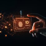Close-up de World ID con verificación biométrica destacada en tonos naranja y negro, representando la privacidad de datos y alianzas tecnológicas en startups como Tinder.