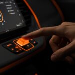 Cambio en el diseño de UX automotriz: Euro NCAP 2026 prioriza controles físicos sobre pantallas táctiles.