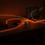 Logi Dock de Logitech como solución integral de escritorio para mejorar la productividad en el trabajo híbrido de founders.