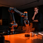 Robot asistente doméstico Stretch 4 de Hello Robot, representando el futuro de la robótica doméstica y el hardware startup.