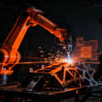 Célula de soldadura robótica SynerBot automatizando procesos industriales para PYMES en el contexto de la Industria 4.0.
