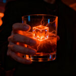 Startup española Narxcup presenta NarXcube, un innovador cubito de hielo que detecta drogas de sumisión química en bebidas para mejorar la seguridad nocturna.