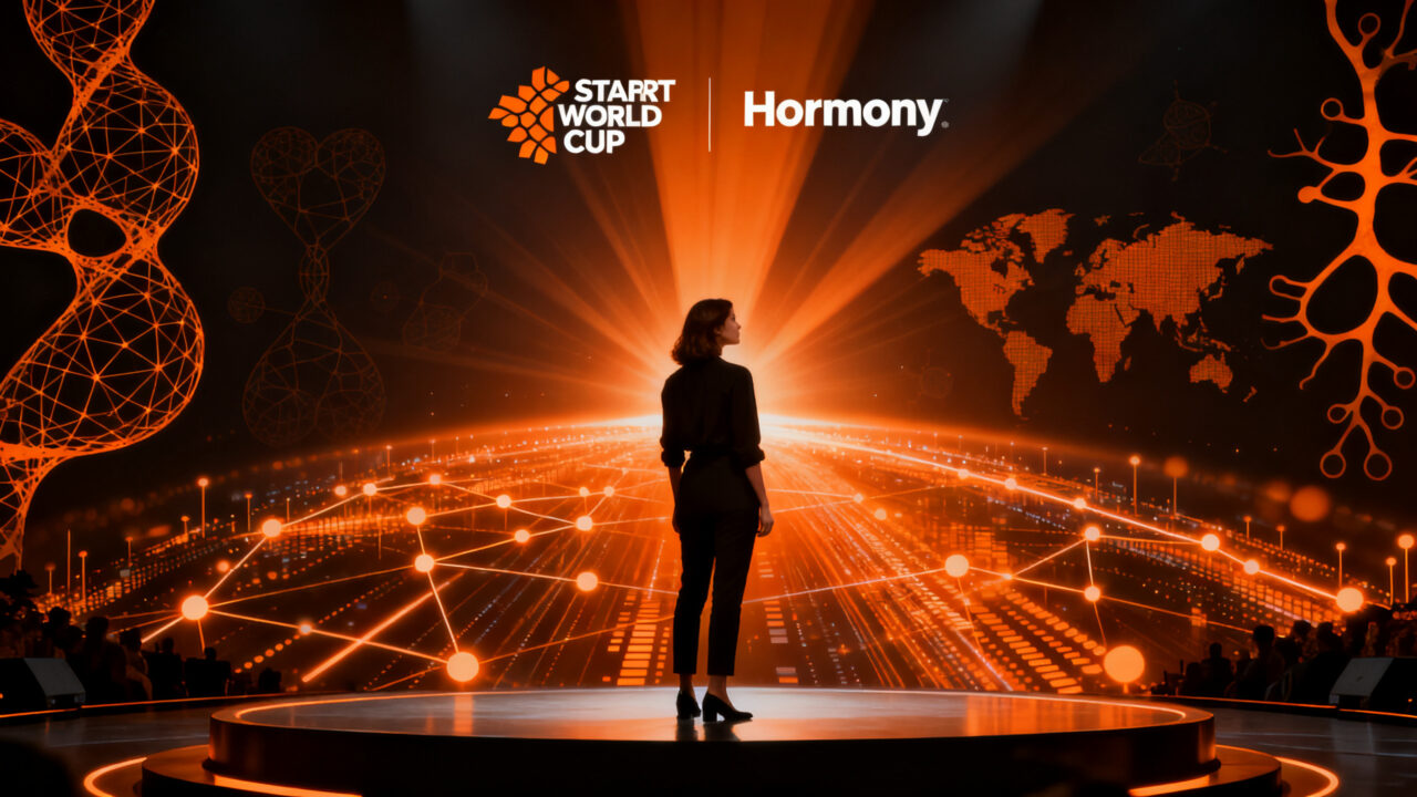 Mayra Hurtado, fundadora de la startup femtech Hormony, celebrando su éxito en la Startup World Cup 2026 representando a México.