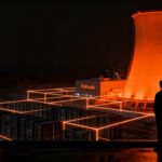 Planta de energía nuclear Palisades alimentando centros de datos para IA, representando riesgos de infraestructura y retos para startups tecnológicas.